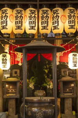 Japonya 'da gece Japon fenerleri, kapatın.