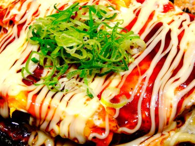 Lezzetli Japon okonomiyaki soslu