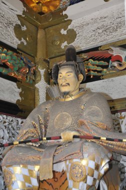 Japonya 'daki Nikko Toshogu Tapınağı' nın Yomeimon Kapısı yakınındaki heykel.