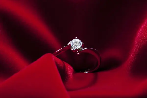 Διαμαντένια Κοσμήματα Πολυτελή Διαμαντένια Δαχτυλίδια Και Κοσμήματα Μόδας Κοντινό Πλάνο — Φωτογραφία Αρχείου