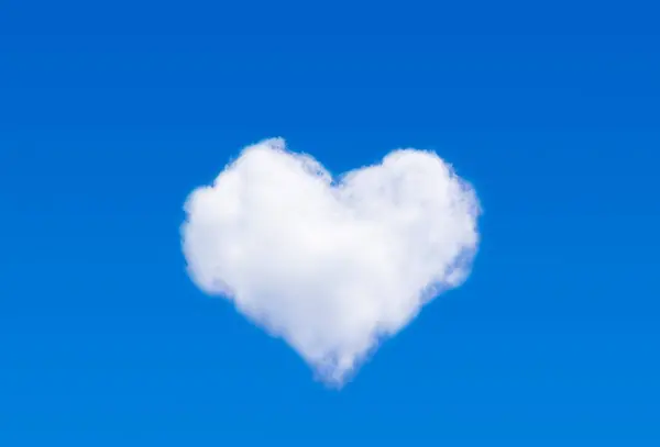 Hermoso Corazón Forma Nube Cielo Azul —  Fotos de Stock