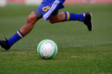 Stadyumda futbolcu aksiyonu