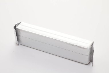 folyo paketi beyaz arkaplanda izole edildi