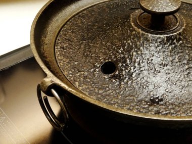 Fırın ve mutfak gereçleri ile pişirme tenceresi