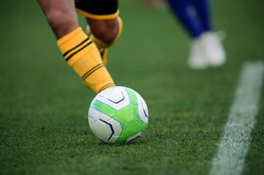 Stadyumda futbolcu aksiyonu