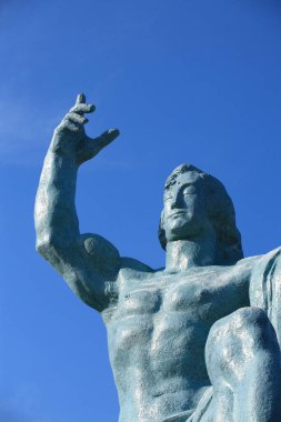 Nagasaki Barış Parkı 'ndaki Barış Heykeli 2. Dünya Savaşı sırasında 9 Ağustos 1945' te şehrin bombalanması anısına dikildi.