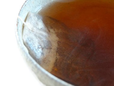 Fincan çay çay poşeti ile