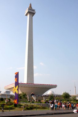 Şehirdeki ünlü tarihi anıtın manzarası 