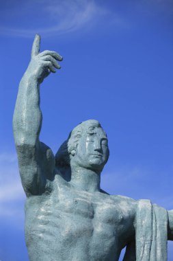 Nagasaki Barış Parkı 'ndaki Barış Heykeli 2. Dünya Savaşı sırasında 9 Ağustos 1945' te şehrin bombalanması anısına dikildi.