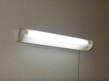 Beyaz arka plan üzerinde ışık