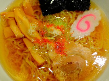 Lezzetli erişteli erişte ve soslu erişte.