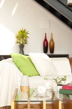 İç tasarım - kanepeli modern oturma odası