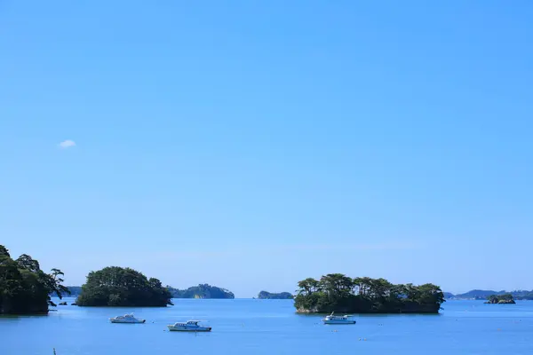 Belo Cenário Mar Ilhas Rochosas Com Vegetação Verde Exuberante Ilhas — Fotografia de Stock