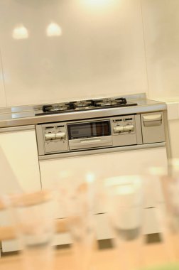 Beyaz arkaplanda izole edilmiş kırmızı balkabağı.