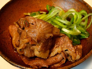 Lezzetli Asya yemeklerinin yakın çekim görüntüsü