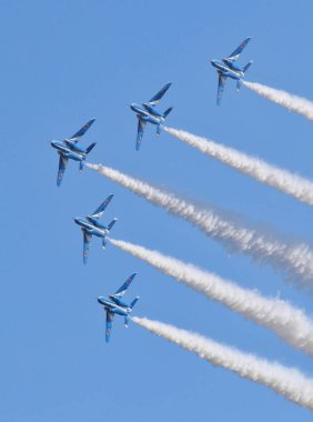  Mavi gökyüzünde hava kuvvetleri ekibi