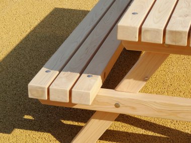 Parktaki doğal ahşap bank.