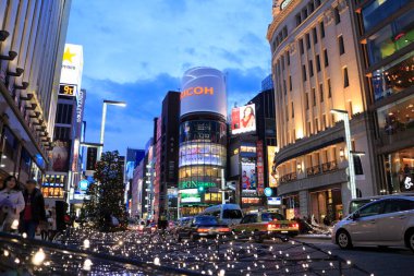 Tokyo şehir trafiği gece, Japonya