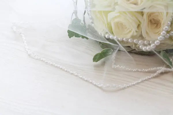 Brautstrauß Aus Weißen Rosen — Stockfoto