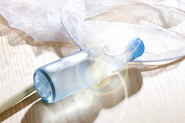 Medical Mask Syringes Blue Background — Stock Photo, Image