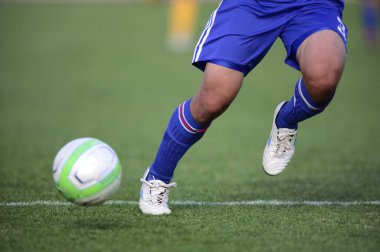 Stadyumda futbolcu aksiyonu