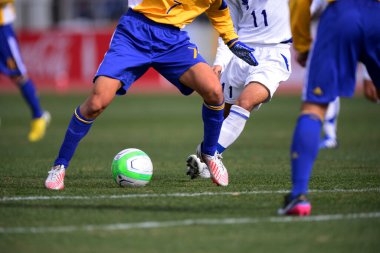 Japonya 'daki futbol maçındaki erkekler.