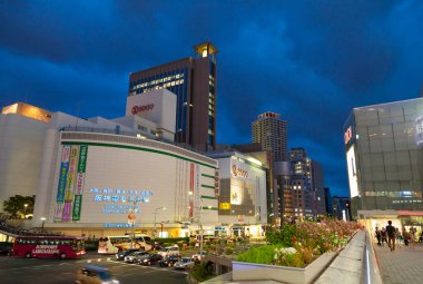 Güzel şehir arkaplanı, şehir mimarisi manzarası 