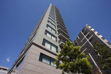 Şehrin modern binası