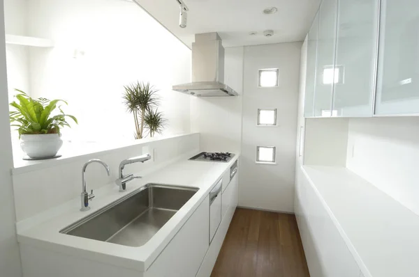 Moderno Banheiro Branco Design Interiores — Fotografia de Stock