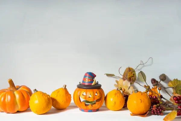 Calabazas Divertidas Con Velas Decoraciones Halloween — Foto de Stock