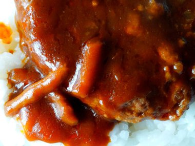 Bölgede servis edilen ve fotoğraflanan zamansız Asya yemeği