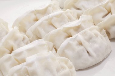 Etli börek, yaklaşın. 