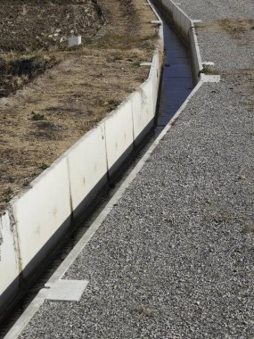 Emty Yolu ve Su Kanalı, sokak manzarası