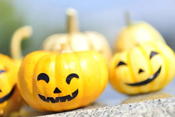 Sluiten Van Halloween Pompoenen Jack Lantaarns Halloween Achtergrond — Stockfoto