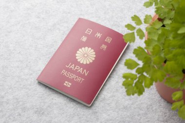 Japon pasaportu ve yeşil ot fabrikası