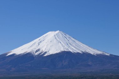 Fuji Dağı, Japonya, karlı tepeye bakın.