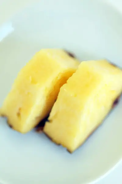 Close Fresh Pineapple Slices Light Background — Stock Photo, Image
