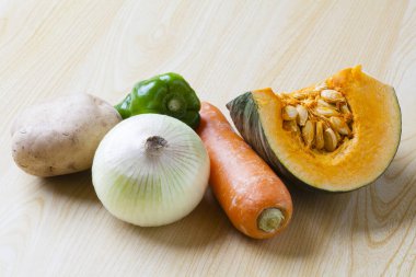 Çeşitli renkli organik sebzeleri kapatın. sağlıklı yiyecekler