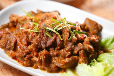 Sığır eti güveç kasede