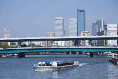 Tekne Tokyo nehrinde