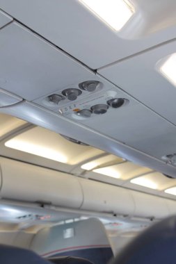 Havaalanındaki uçak arka planda, kapatın.