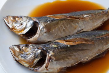 Tabakta leziz ızgara sardalya manzarası