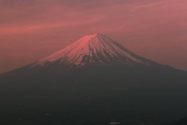 Sabahleyin Fuji Dağı 'nın güzel manzarası