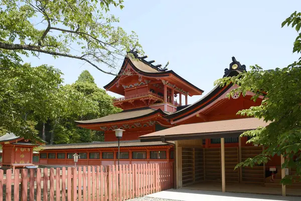 Scenic Shot Beautiful Ancient Japanese Shrine Red Wooden Decor — Stock Photo, Image