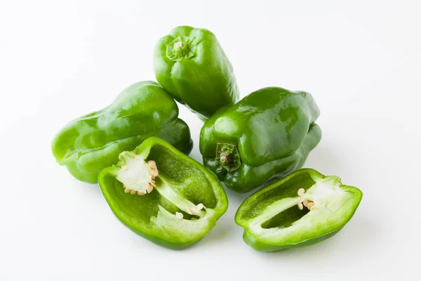 Peperoni Verdi Paprica Sfondo Bianco — Foto Stock