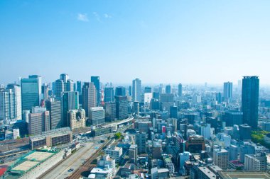 Osaka City Skyline Yüksek Açı Görünümü: Modern Mimarlık, İş Bölgesi ve Demiryolu Altyapısı