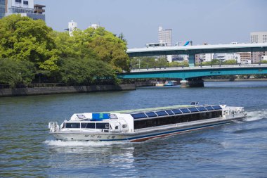 Tekne Tokyo nehrinde