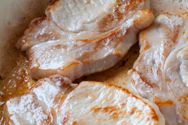 Kızarmış domuz etinin yakın görüntüsü