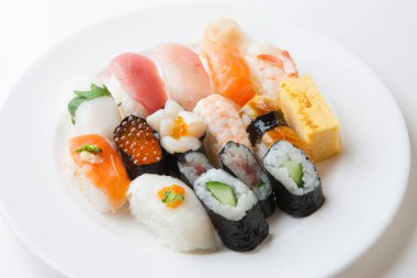 Japon yemeği, suşi seti.