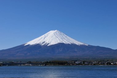 Fuji Dağı ve Gölü içinde Japonya